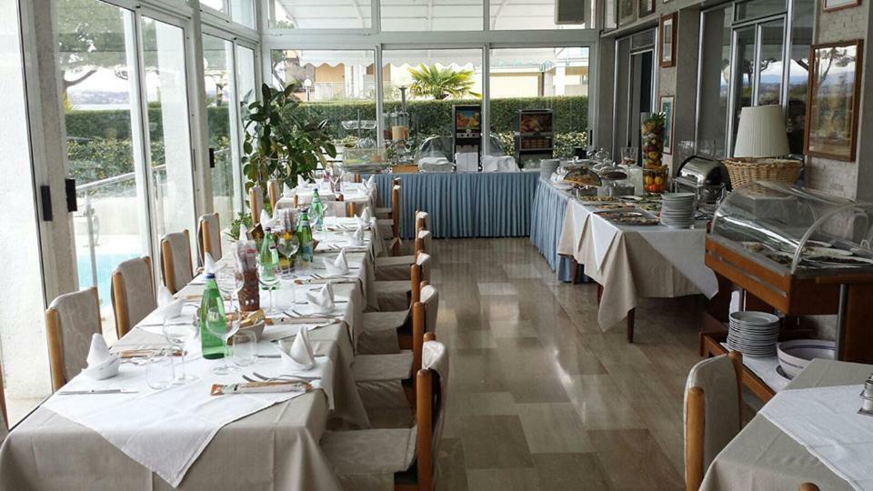Hotel Cristallo Peschiera del Garda Esterno foto